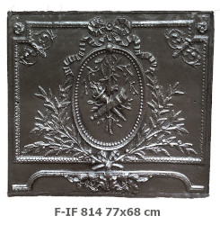 Plaque décorée de cheminée flambeaux et carquois